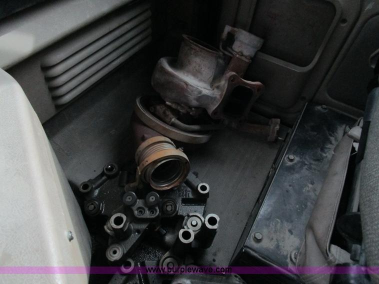 image for item D2299 2007 International 9200i semi truck