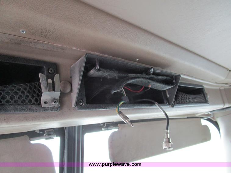 image for item D2299 2007 International 9200i semi truck