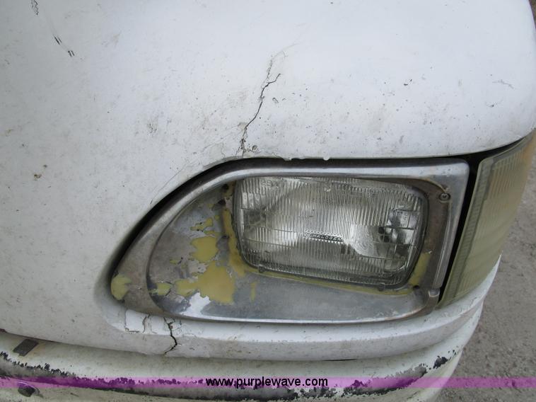 image for item D2299 2007 International 9200i semi truck