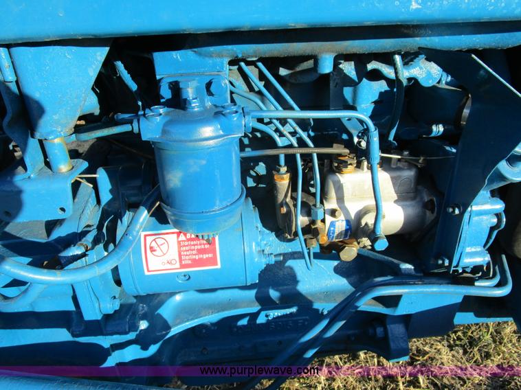 image for item D2319 1976 Ford 3600 tractor