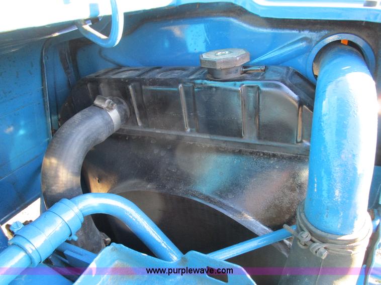 image for item D2319 1976 Ford 3600 tractor