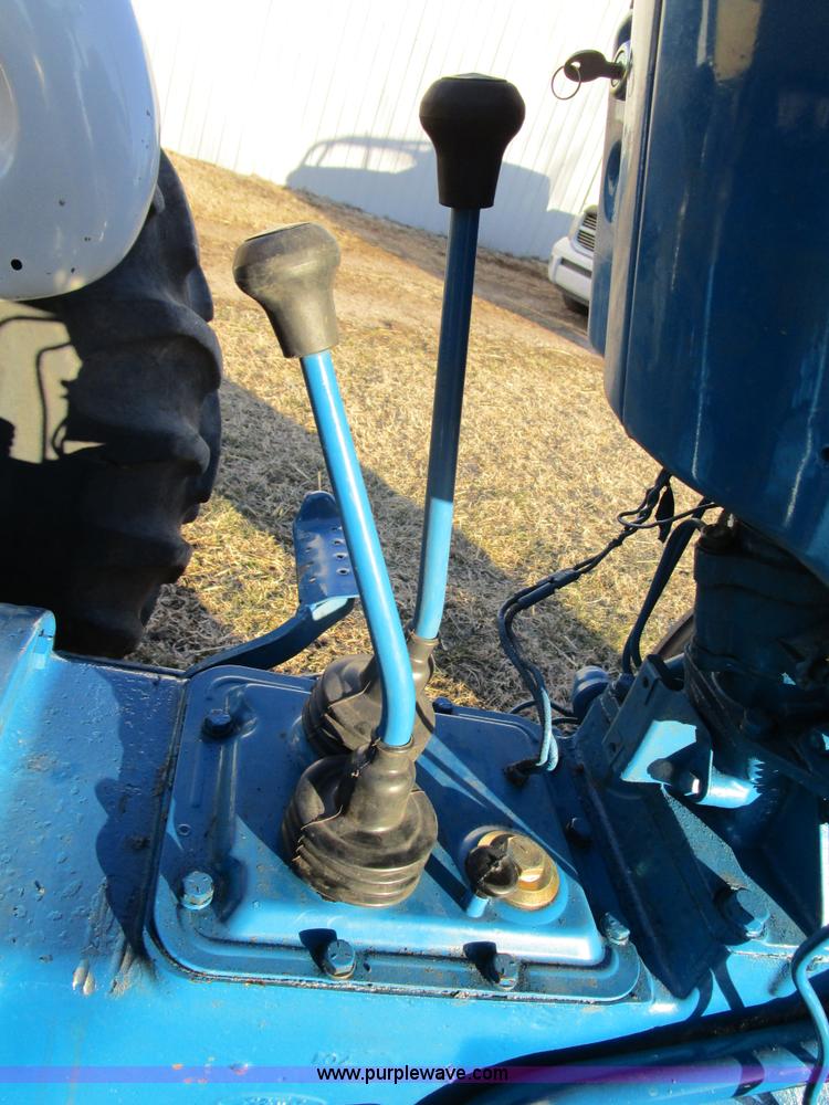 image for item D2319 1976 Ford 3600 tractor