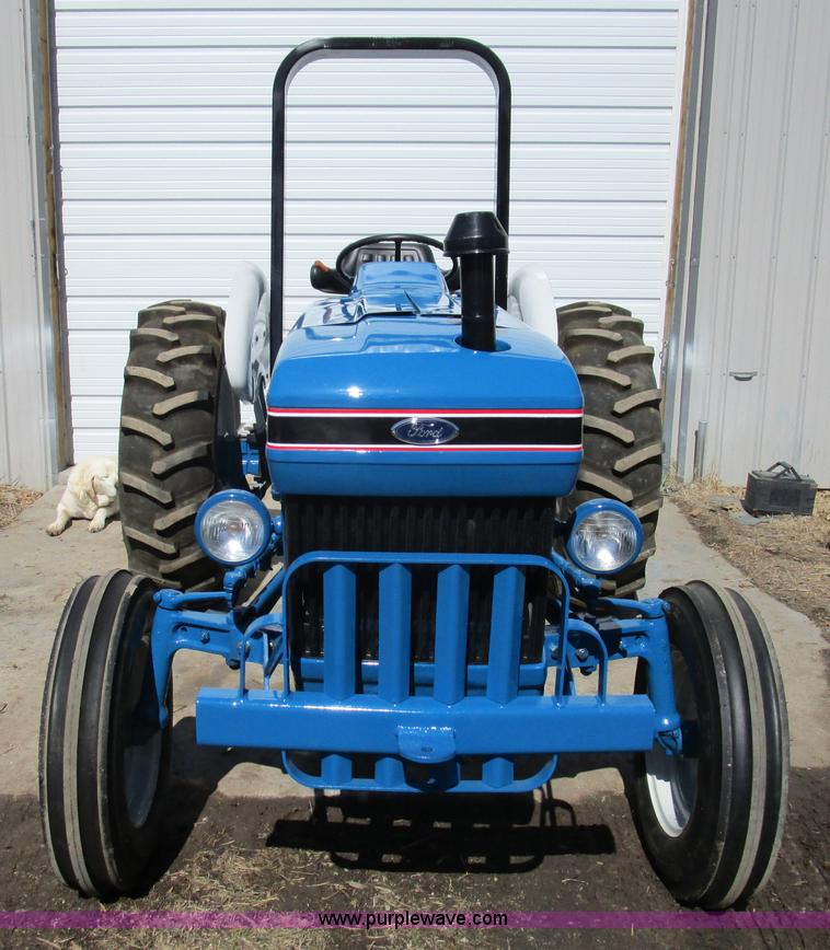 image for item D2322 Ford 2910 tractor