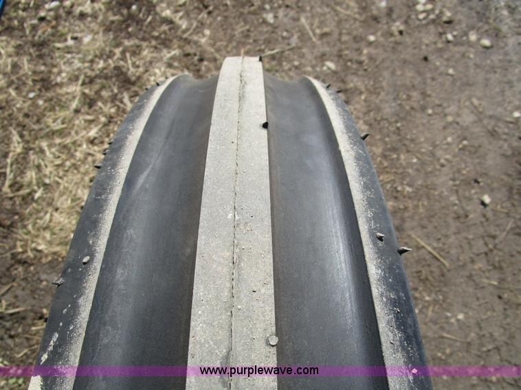 image for item D2322 Ford 2910 tractor