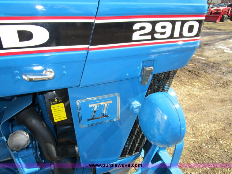 image for item D2322 Ford 2910 tractor