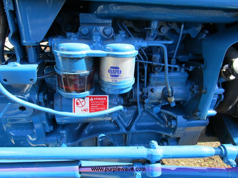 image for item D2322 Ford 2910 tractor