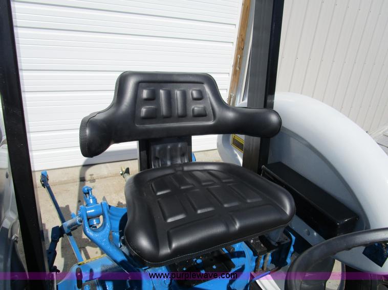 image for item D2322 Ford 2910 tractor