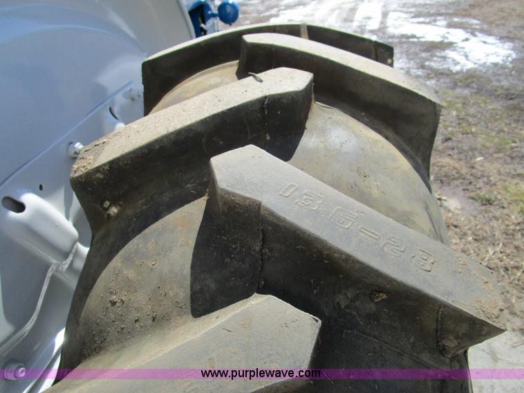 image for item D2322 Ford 2910 tractor
