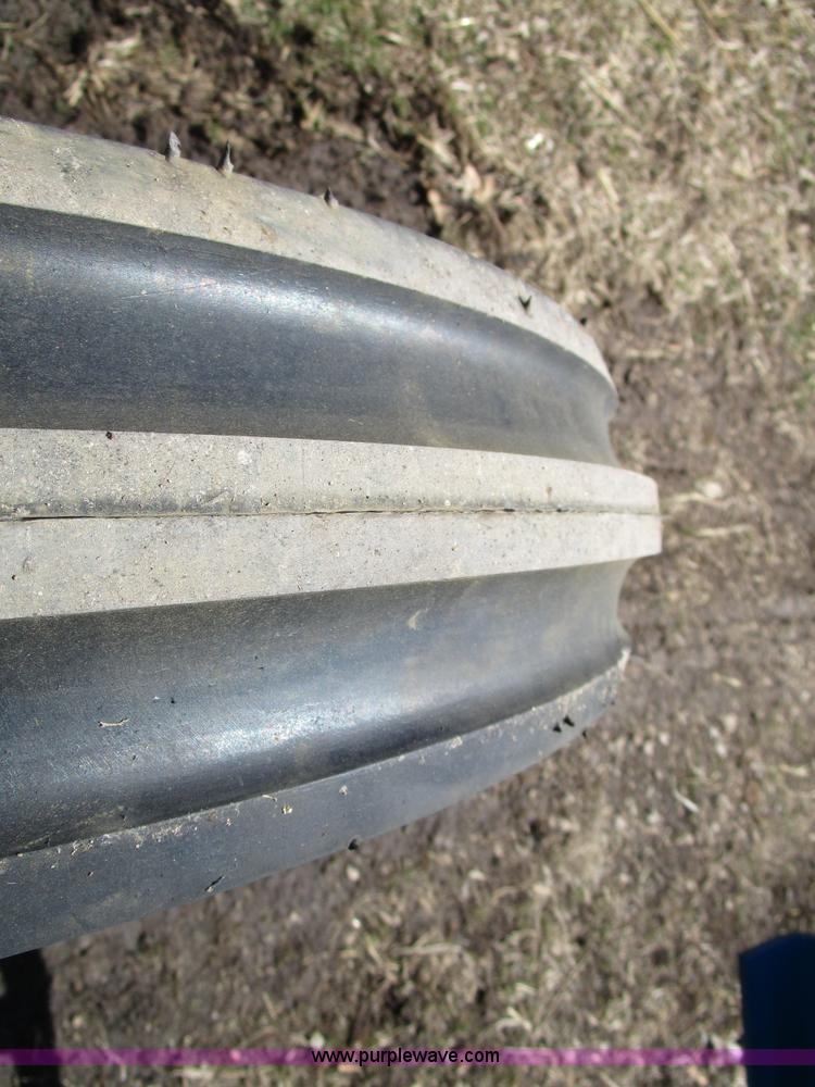 image for item D2322 Ford 2910 tractor