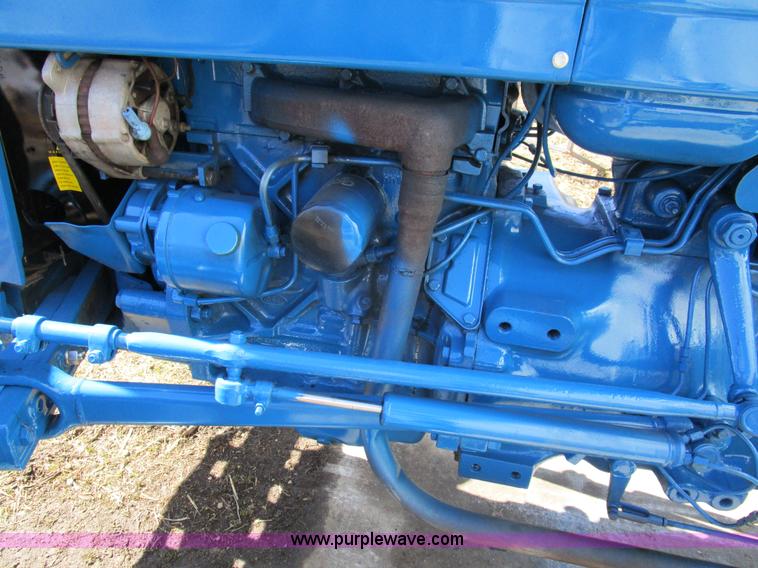 image for item D2322 Ford 2910 tractor
