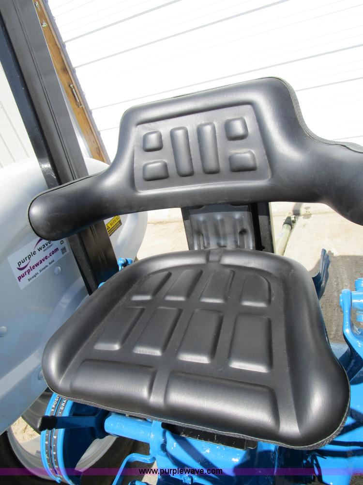 image for item D2322 Ford 2910 tractor