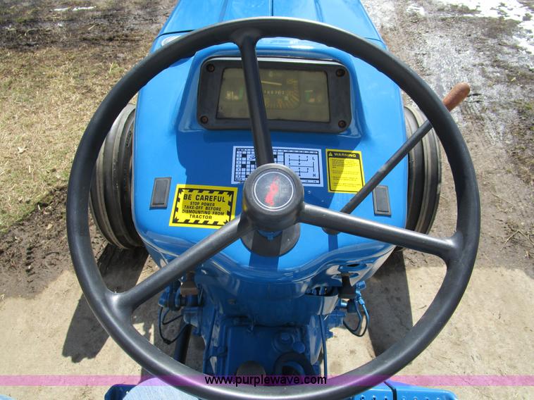 image for item D2322 Ford 2910 tractor
