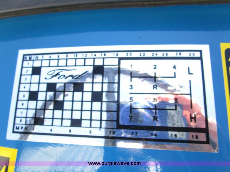 image for item D2322 Ford 2910 tractor