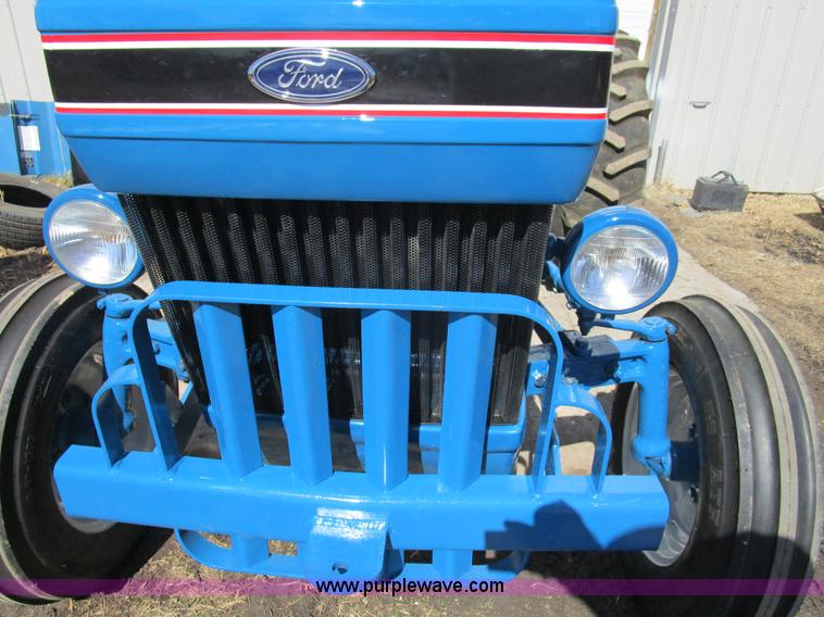 image for item D2322 Ford 2910 tractor