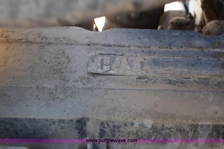 image for item E6157 2006 International 9200i semi truck