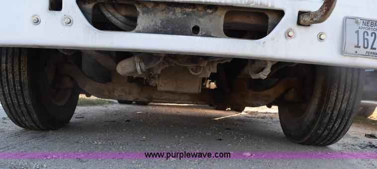 image for item E6157 2006 International 9200i semi truck