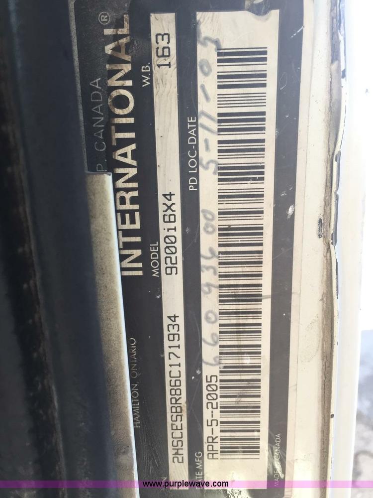 image for item E6157 2006 International 9200i semi truck