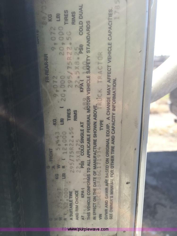 image for item E6157 2006 International 9200i semi truck