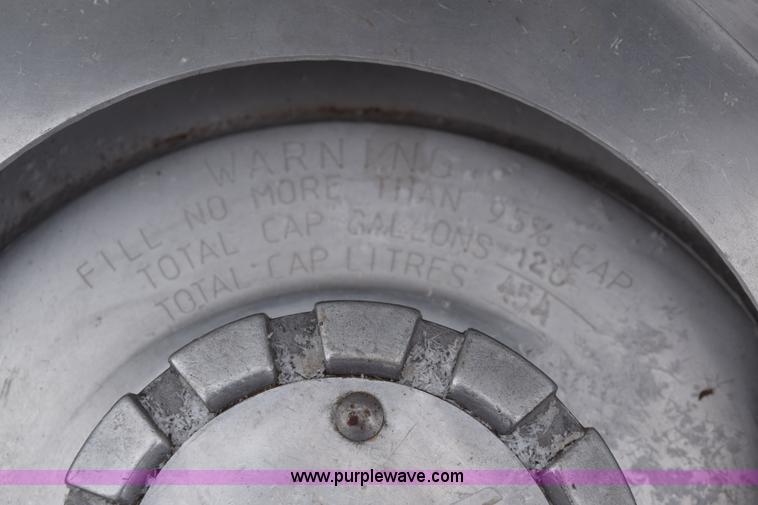 image for item E6253 2000 Kenworth T600 semi truck