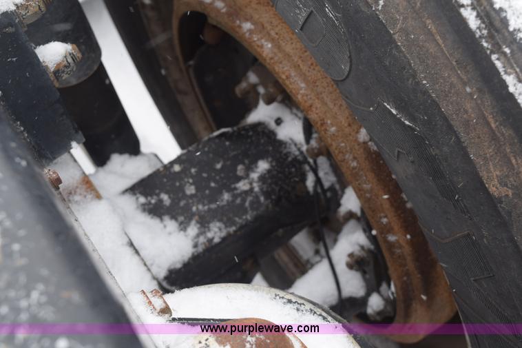 image for item E6253 2000 Kenworth T600 semi truck