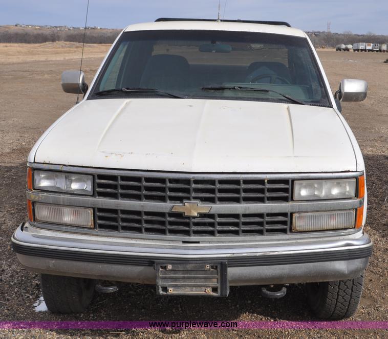 image for item F2220 1992 Chevrolet 1500 Ext. Cab pickup truck