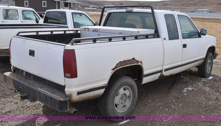 image for item F2220 1992 Chevrolet 1500 Ext. Cab pickup truck