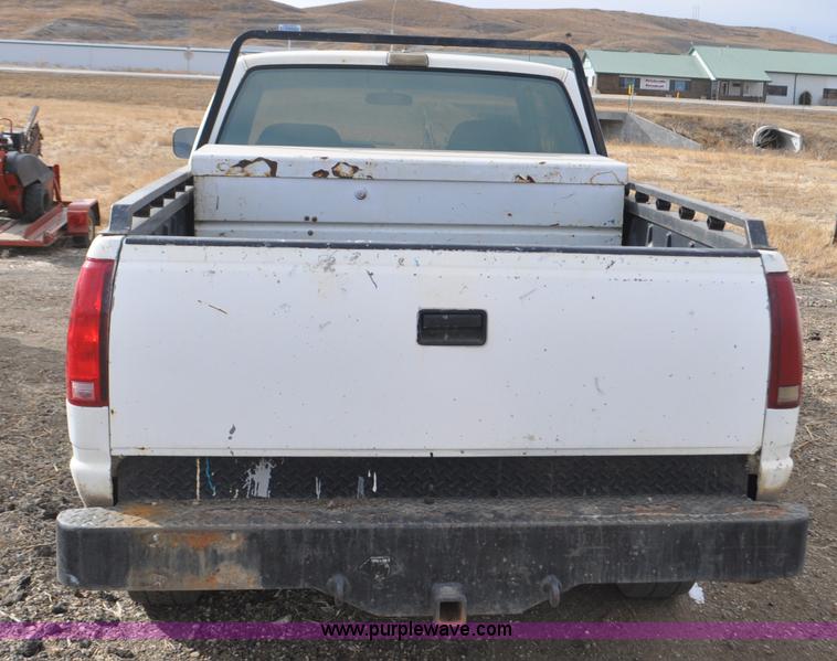image for item F2220 1992 Chevrolet 1500 Ext. Cab pickup truck