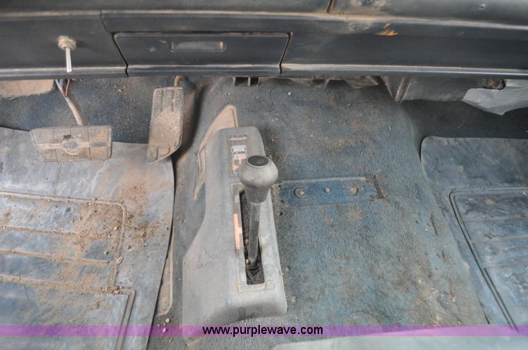 image for item F2220 1992 Chevrolet 1500 Ext. Cab pickup truck