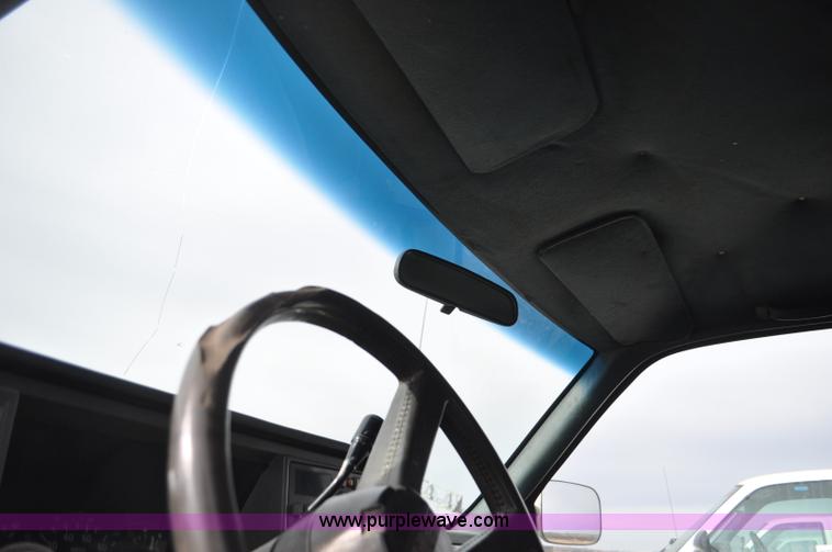 image for item F2220 1992 Chevrolet 1500 Ext. Cab pickup truck