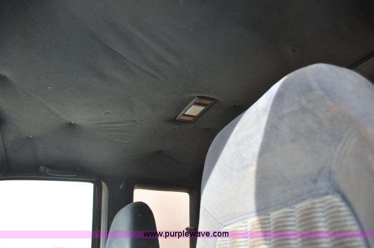 image for item F2220 1992 Chevrolet 1500 Ext. Cab pickup truck