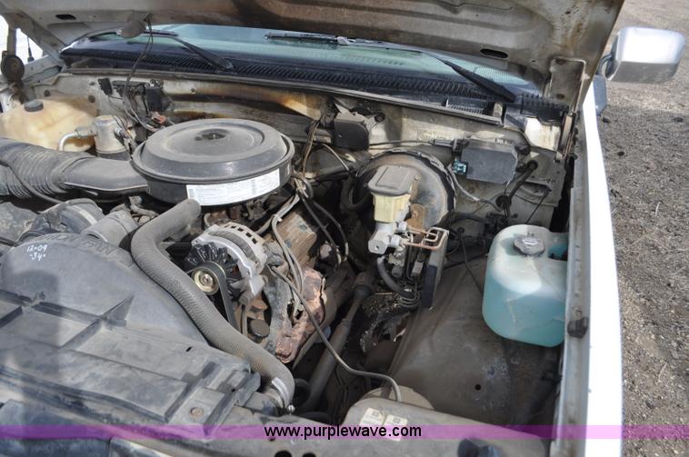 image for item F2220 1992 Chevrolet 1500 Ext. Cab pickup truck