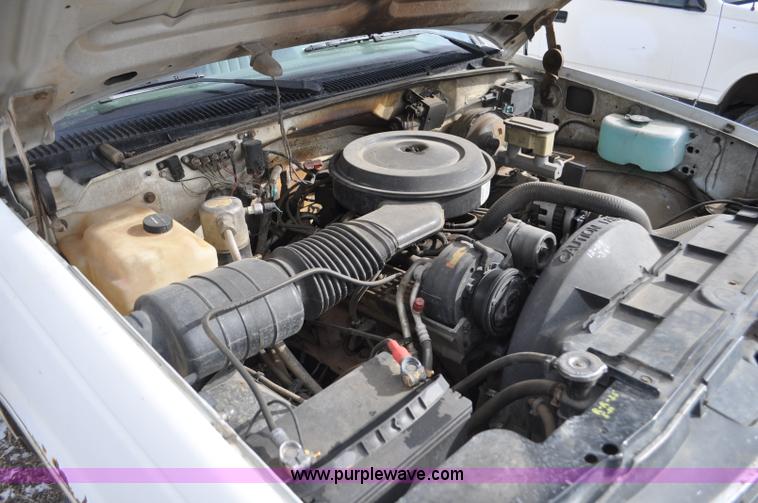 image for item F2220 1992 Chevrolet 1500 Ext. Cab pickup truck