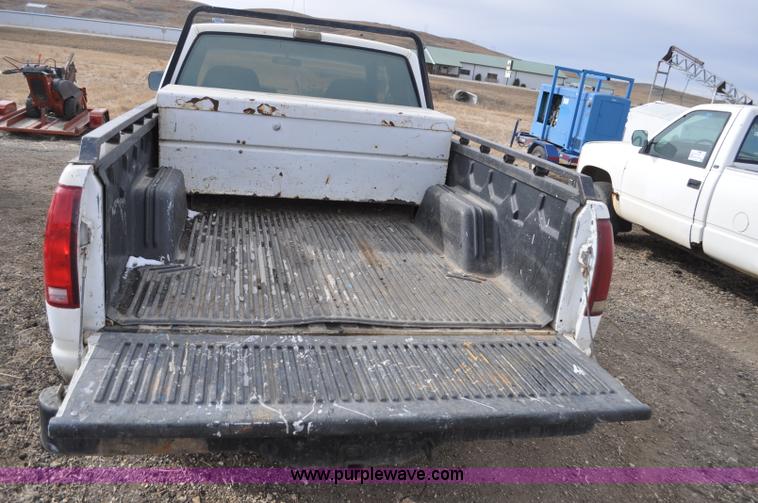 image for item F2220 1992 Chevrolet 1500 Ext. Cab pickup truck
