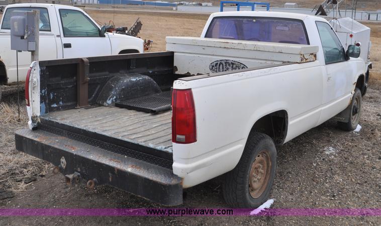image for item F2222 1992 Chevrolet Cheyenne 1500 pickup truck