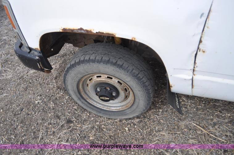 image for item F2222 1992 Chevrolet Cheyenne 1500 pickup truck