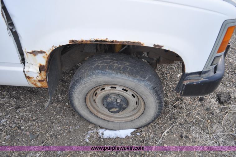 image for item F2222 1992 Chevrolet Cheyenne 1500 pickup truck