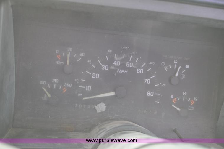 image for item F2222 1992 Chevrolet Cheyenne 1500 pickup truck