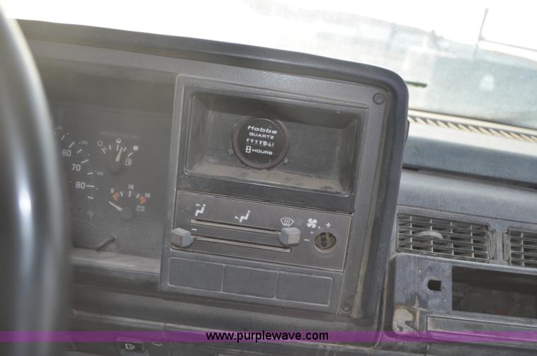 image for item F2222 1992 Chevrolet Cheyenne 1500 pickup truck