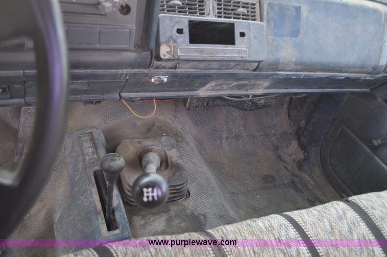 image for item F2222 1992 Chevrolet Cheyenne 1500 pickup truck