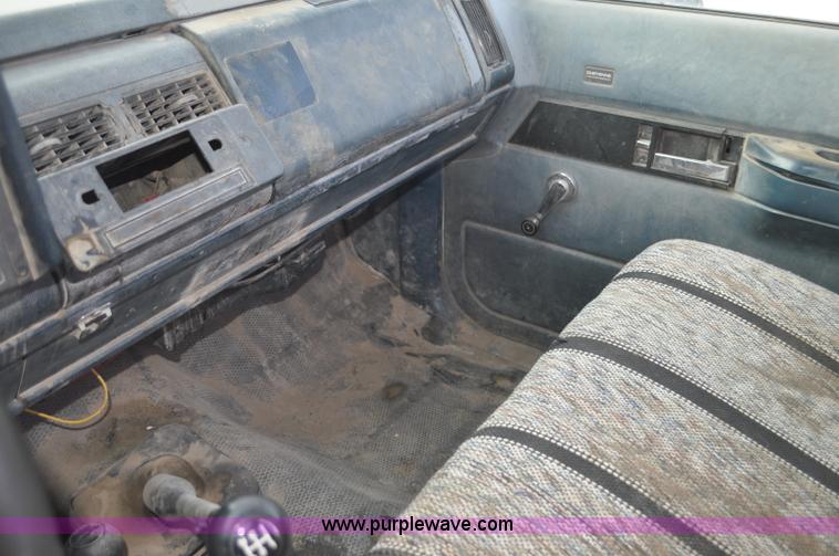image for item F2222 1992 Chevrolet Cheyenne 1500 pickup truck