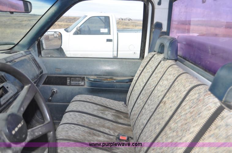 image for item F2222 1992 Chevrolet Cheyenne 1500 pickup truck