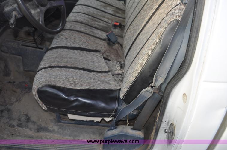 image for item F2222 1992 Chevrolet Cheyenne 1500 pickup truck