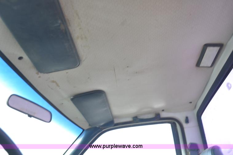 image for item F2222 1992 Chevrolet Cheyenne 1500 pickup truck