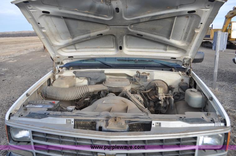 image for item F2222 1992 Chevrolet Cheyenne 1500 pickup truck