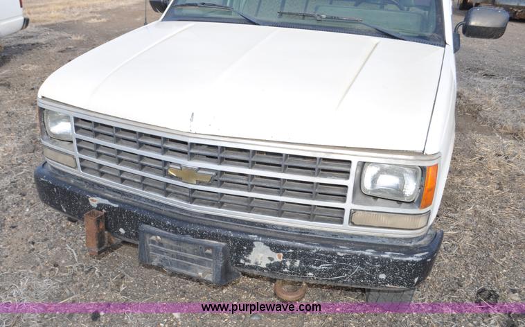 image for item F2222 1992 Chevrolet Cheyenne 1500 pickup truck