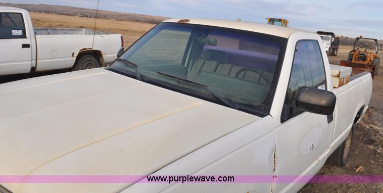 image for item F2222 1992 Chevrolet Cheyenne 1500 pickup truck