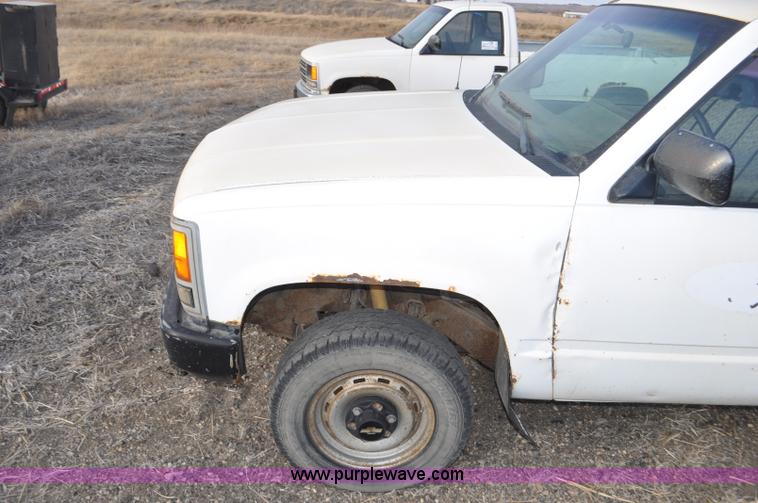 image for item F2222 1992 Chevrolet Cheyenne 1500 pickup truck