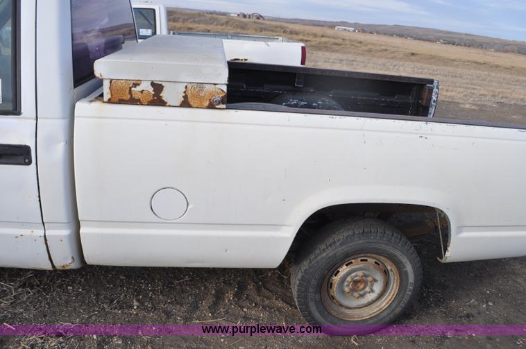 image for item F2222 1992 Chevrolet Cheyenne 1500 pickup truck