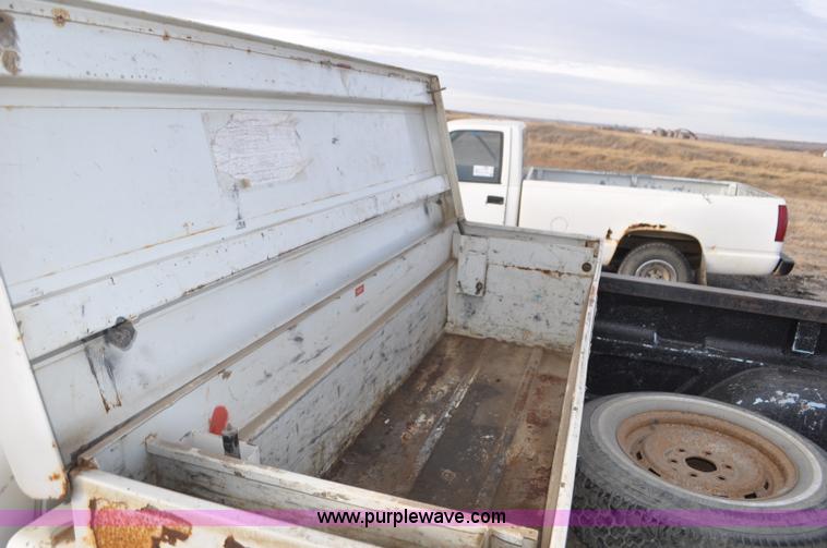 image for item F2222 1992 Chevrolet Cheyenne 1500 pickup truck