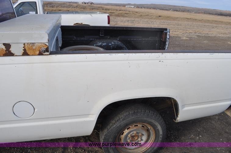 image for item F2222 1992 Chevrolet Cheyenne 1500 pickup truck
